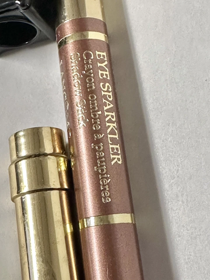 Lápiz perfeccionador facial Lancome con afilador Foto 3 de 3