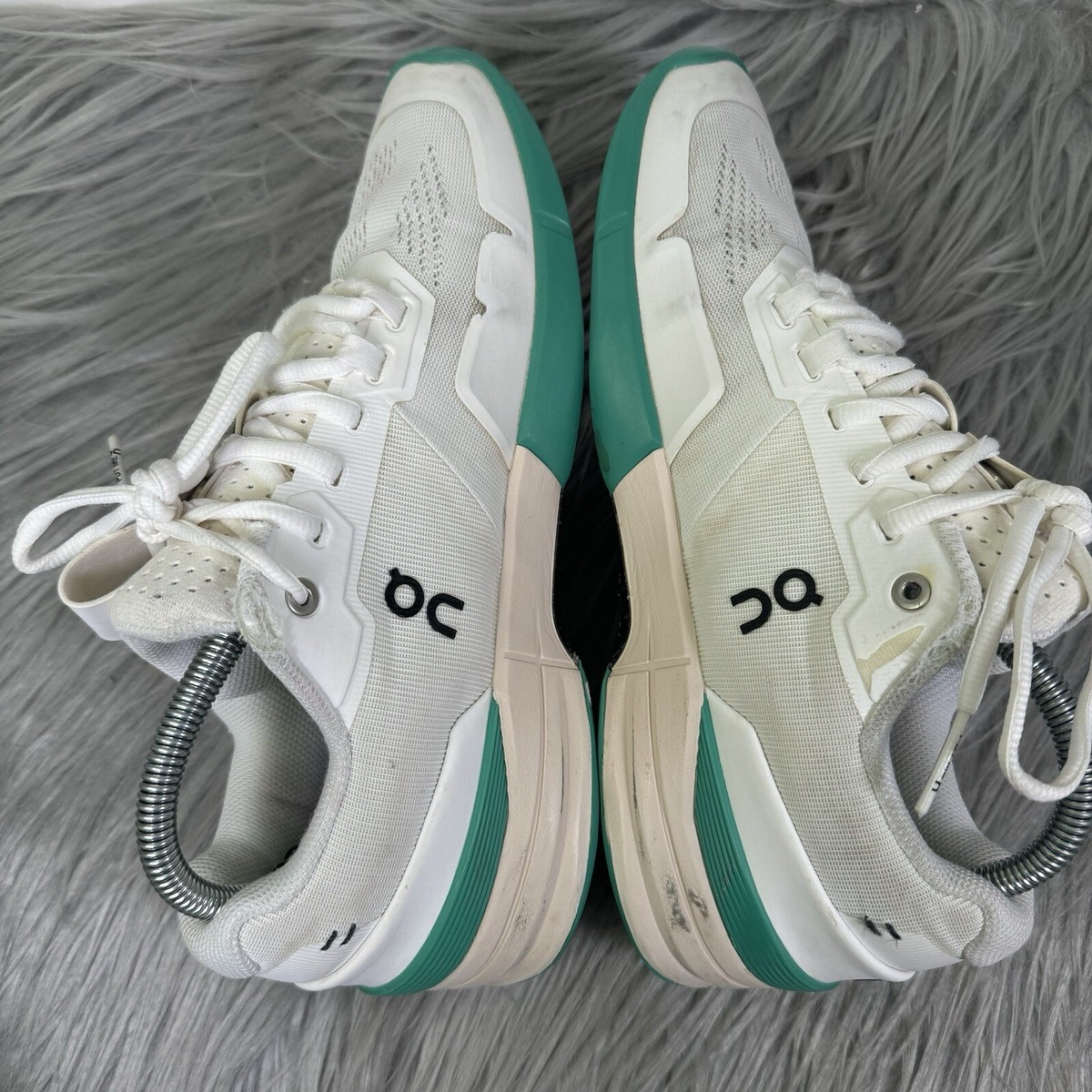 On Cloud Women's The Roger Pro White Green Mesh Sneakers On Cloud Women's The Roger Pro White Green Mesh Sneakers