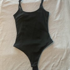 Black Seamless Bodysuit Women  s Medium Adjustable Straps Snap Closure Stretch