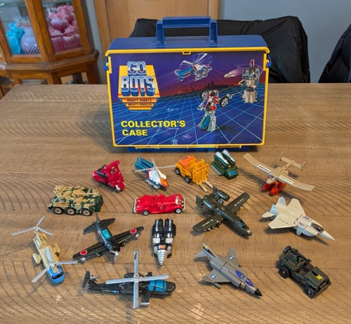 Vintage GoBots Collectors Case Full - Lot of 16 - Great Condition - Accessories