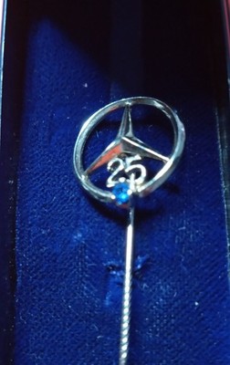 Mercedes Daimler Benz 835 Silber Anstecknadel 25 Jähriges Jubiläum.