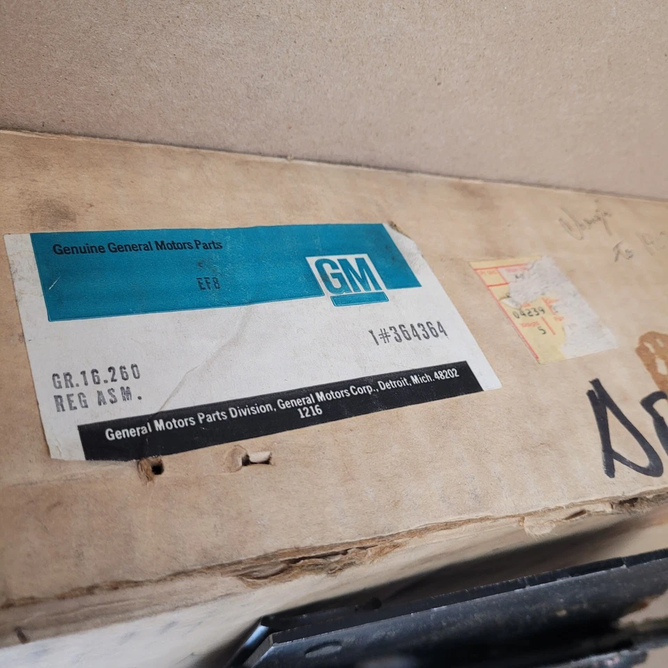 Nuevo de Lote Antiguo GM 364364 Regulador de Ventana Manual Delantero Derecho 1977-91 Chevy Blazer Suburban Foto 3 de 4