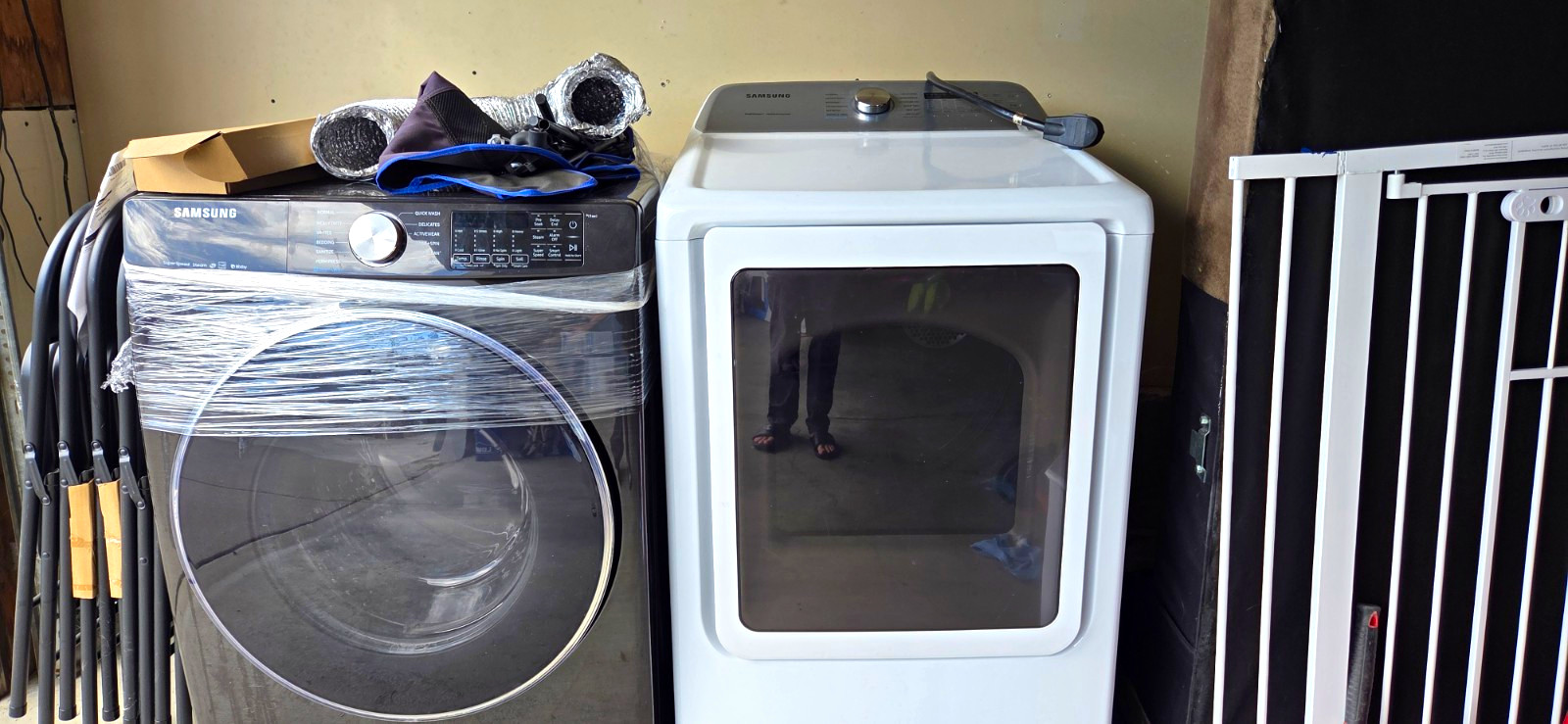 Samsung Front Load Washer & Dryer Set w/ Steam, White, Freestanding