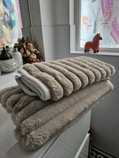 Luxury Plush Ribbed Bathroom Mat Set – Ultra Soft & Absorbent (Beige)