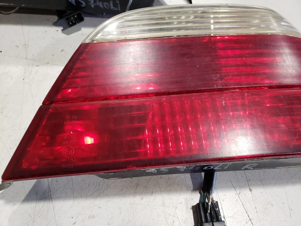 Luzes traseiras esquerda e direita AFTERMARKET - 1995 BMW 740I E38 Euro Spec automático - OEM - Imagem 2 de 4