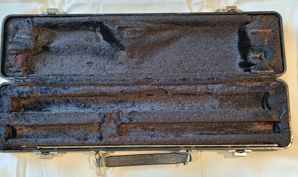 Armstrong 104N Silver Plated Flute & Case, works fine - Image 2 of 4