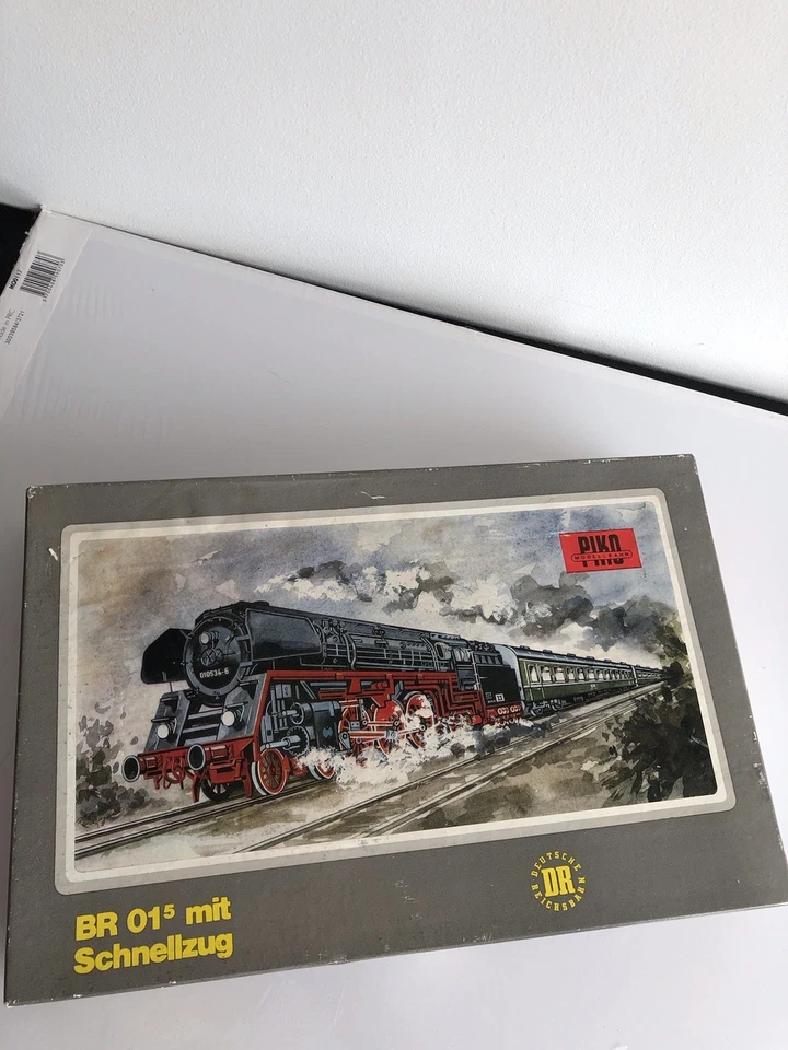 Piko HO coffret Br 01. 5 avec 3 voitures voyageurs en BO . - Photo 1/3