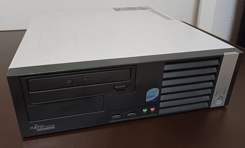 Computer Fujitsu Esprimo E5925 Intel Core 2 Quad Q9300 serial port Retro Win XP