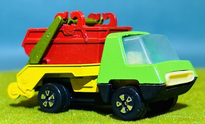 PlayArt Dump Container Truck Hong Kong 1970s  Woolworths Peelers Green / Red