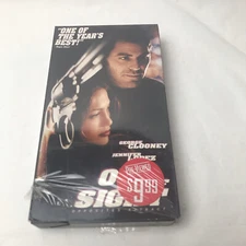 Out of Sight VHS Tape George Clooney Jennifer Lopez
