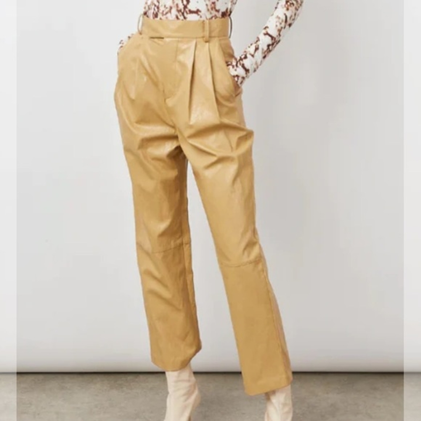RAILS JO VEGAN LEATHER Pleated Trouser Beige Pants WOMEN'S SIZE 4