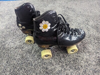 Sure Grip Stardust Roller Skates Glitter Black W/Flower Size 6 W/Travel Bag EUC