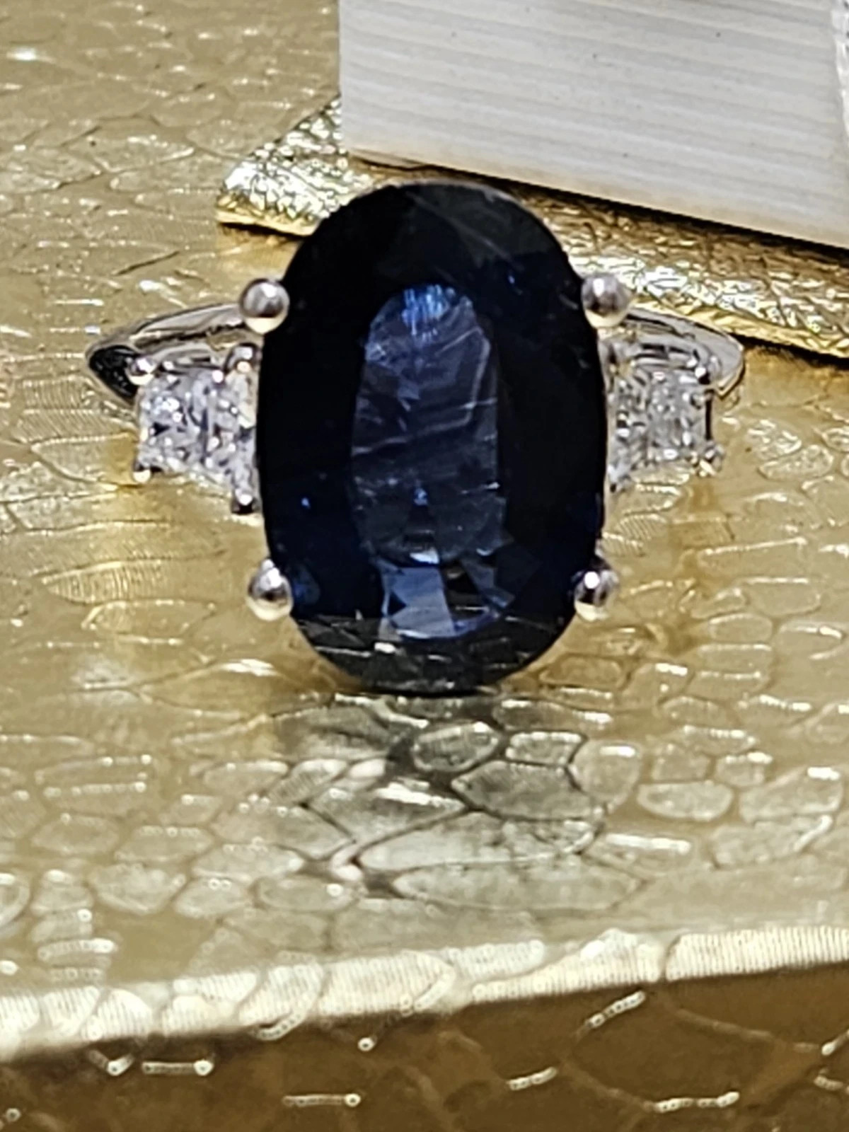 Oval Cut 7.00 Ct Natural Blue Sapphire & Diamond 18K Solid White Gold Ring