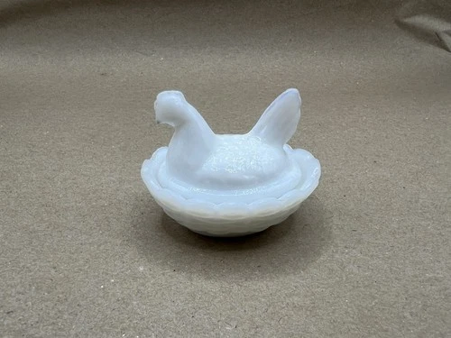 Vintage Milk Glass Westmoreland Hen On A Nest Open Salt Cellar