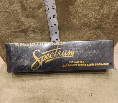 HO Bachmann Spectrum 958 Great Northern Coach Train Car sealed Box 89035