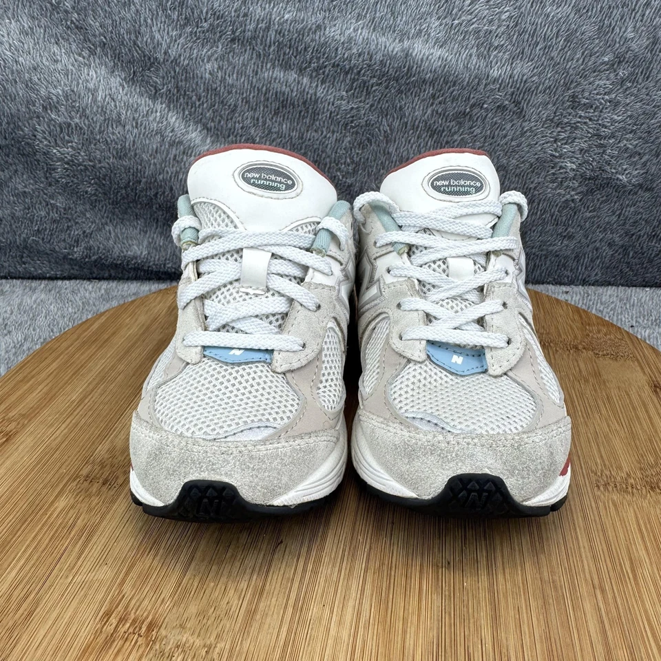New Balance 2002R Zapatos Niños Talla 11 Gris Blanco Azul Gamuza Malla Tenis para Correr Foto 2 de 4