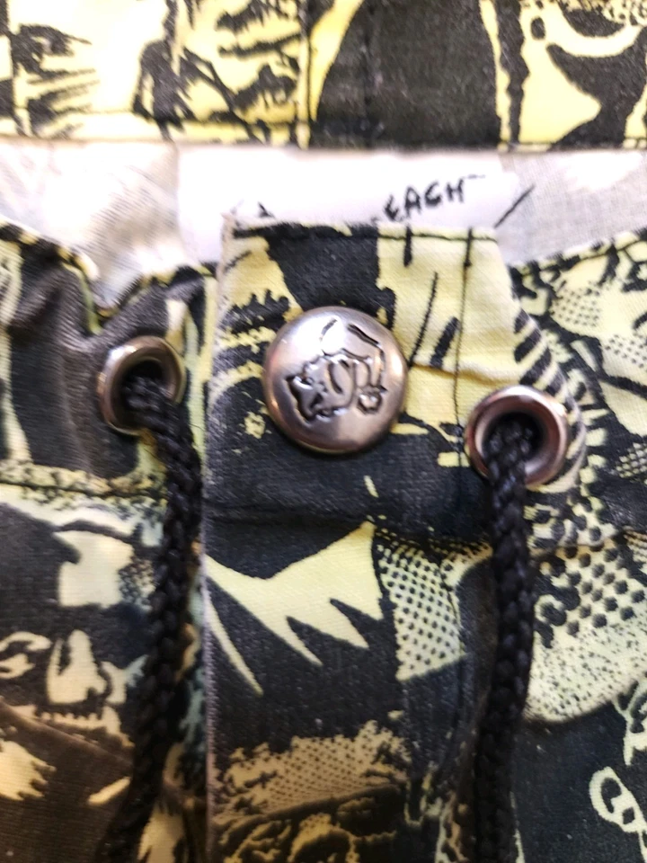 Vintage LIFE ’S A BEACH Surfgear Faces Allover Print Shorts Sz. 30 Waist  - Image 4 of 4