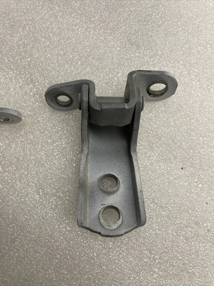 Toyota Corolla 1997 bisagra de puerta del lado del pasajero delantero derecho superior e inferior OEM Foto 3 de 4