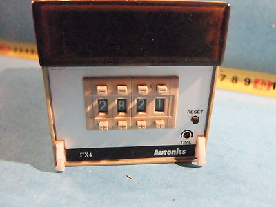 AUTONICS FX4 100-240V AC Timer