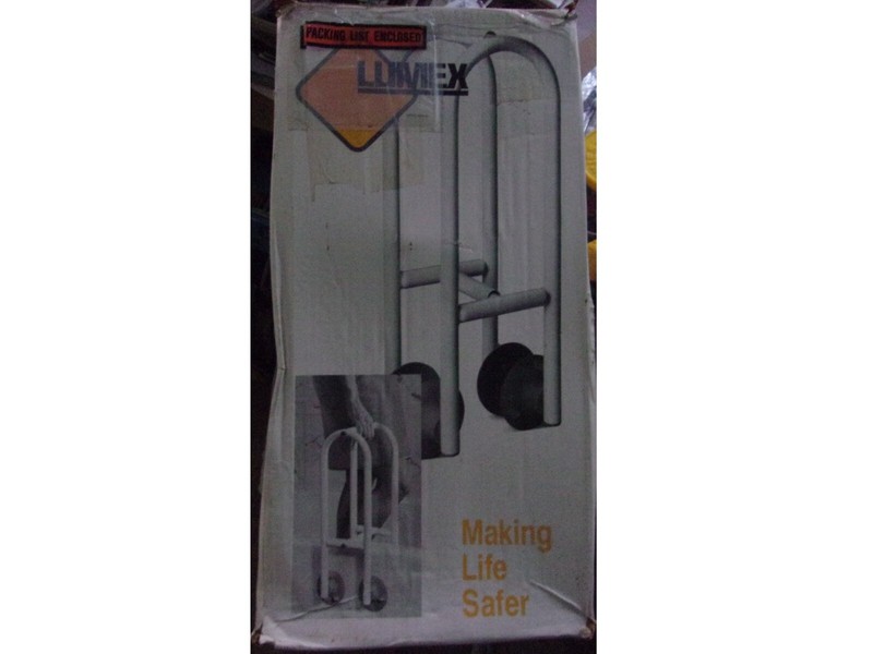 LUMEX BATHTUB SAFETY RAIL