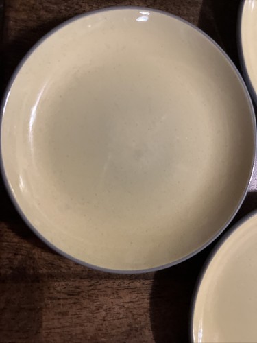 Set Of 4 Harkerware Stoneware, Oven Proof, Yellow Ceramic Plate - Picture 5 of 6