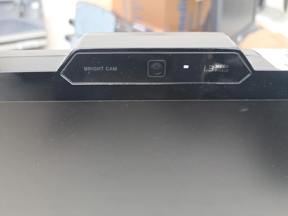 Asus Monitor VK222H 22-inch LCD Widescreen Monitor With Webcam. SCRATCHES - Image 4 of 4