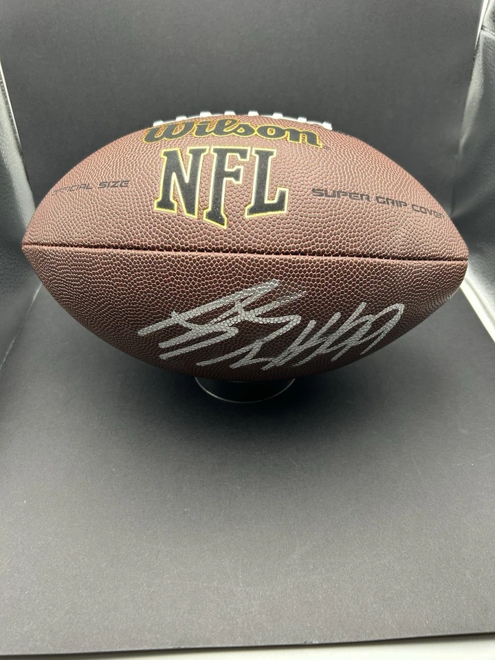 Подписанный JJ Watt Wilson NFL Football Smudged Auto серебристые чернила голографический сертификат подлинности см. фотографии - Изображение 2 из 4