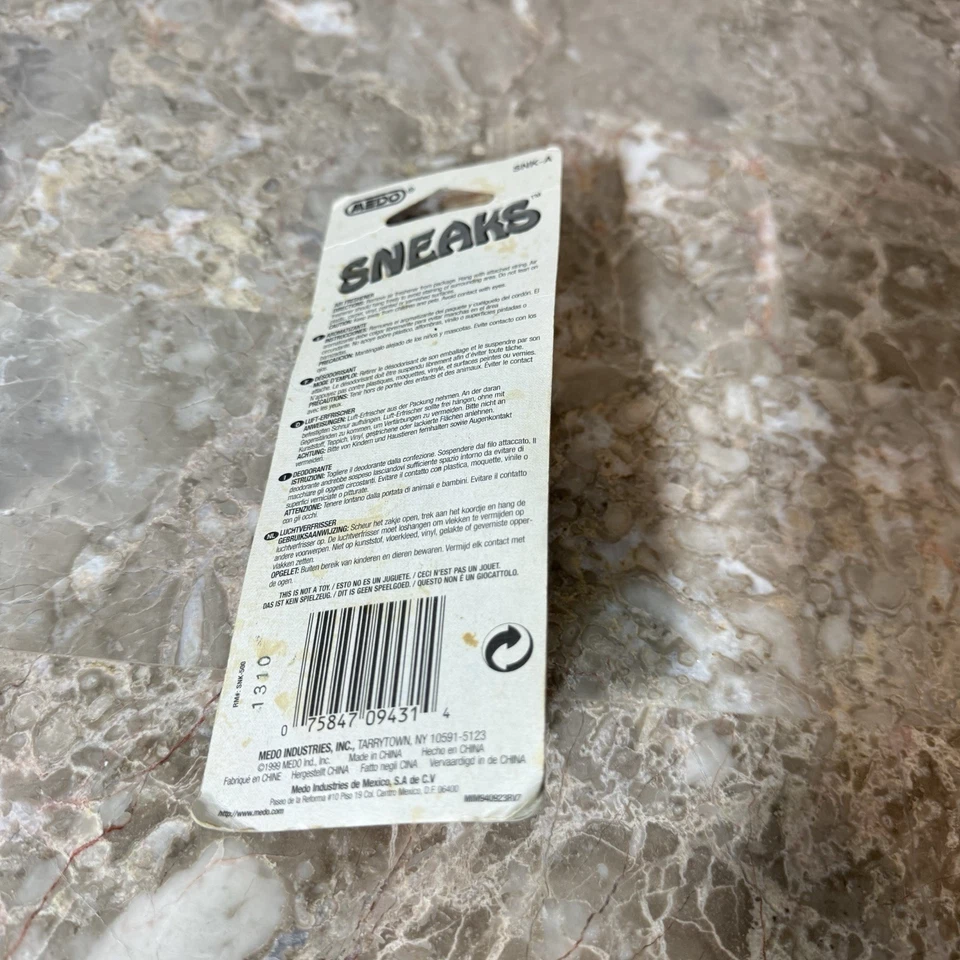 Medo Looney Sneaks пара кроссовок автомобиля освежитель воздуха винтажный новый читать - Изображение 2 из 2