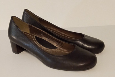 Eddie Bauer Women's Size 8 Brown Leather Pumps Block Heels Padded Insoles Shoes
