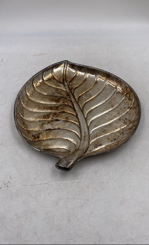 Silver-Plated Leaf Design Mid-Century Modern Serving Tray With Handle