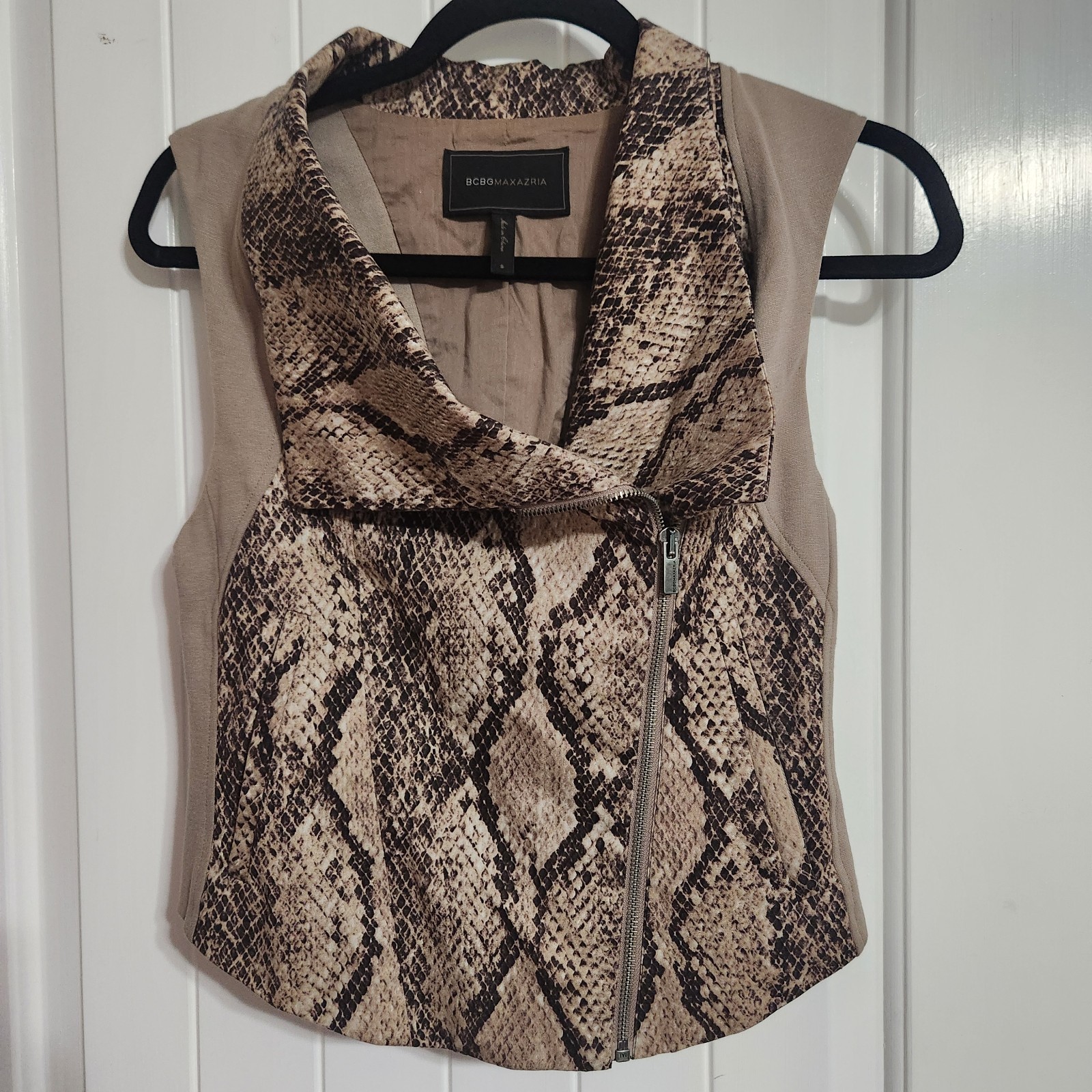 BCBGMAXAZRIA Python Print Asymmetric Zip Vest Siz… - image 2