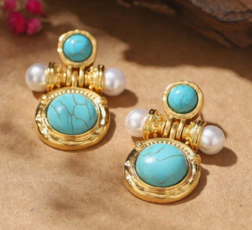 Pendientes colgantes de perlas azules turquesa blancas enchapados en oro Foto 2 de 4