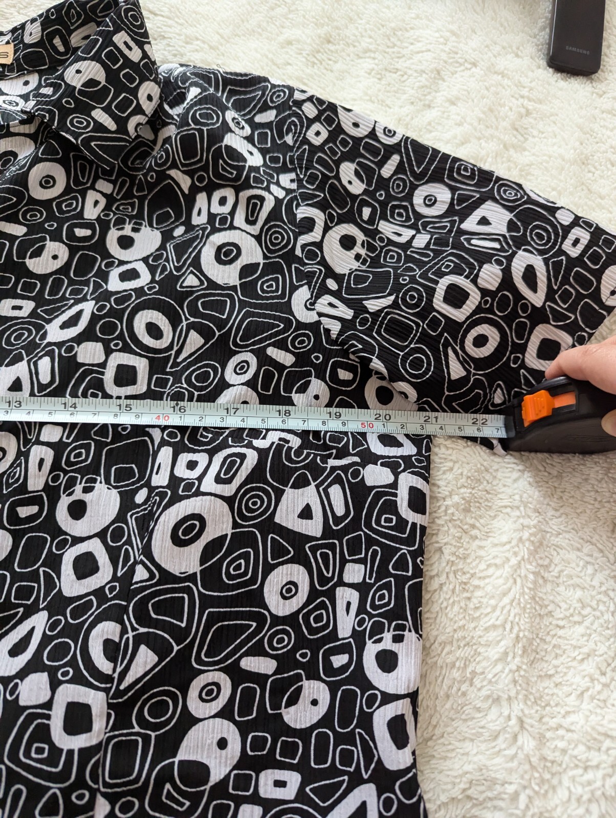 Abstract Pattern Black And White Button Down "Not… - image 11