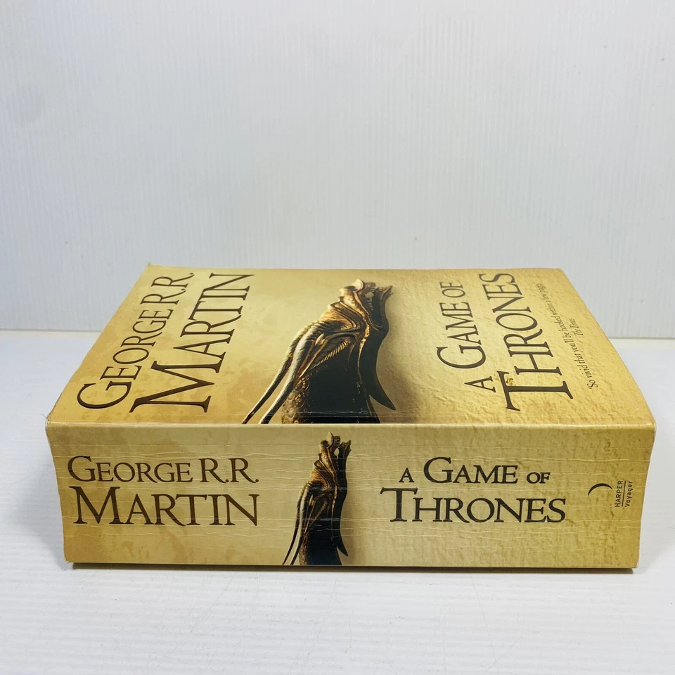 2 Lot George R R Martin-Game of Thrones & A Feast for Crows Small Paperbacks - Image 4 of 4