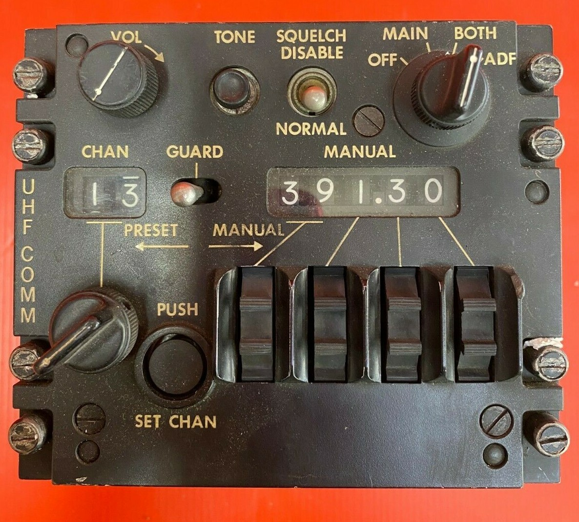 C-6364/ARC-109 CONTROL  FOR AN/ARC-109  MILITARY AIRCRAFT  UHF  RADIO SET