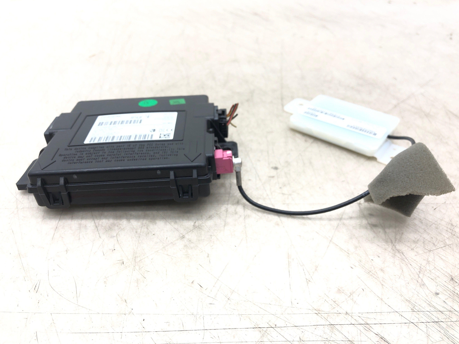 2017-2022 MASERATI LEVANTE PASSIVE KEYLESS ENTRY CONTROL MODUEL 670101219 OEM