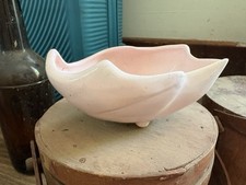 California pottery scalloped bowl model numbe...