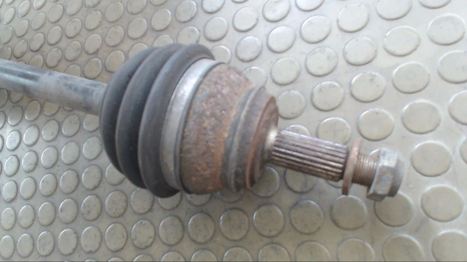 Árbol de transmisión izquierdo (6K automático) VW Polo Variant 100 6 N/6 KV 12 meses - Imagen 2 de 4