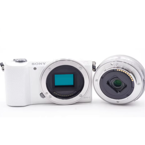 Sony α5000 (ILCE-5000) Mirrorless Camera Kit – 20.1MP with 16-50mm