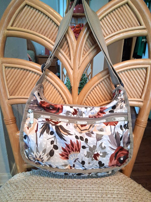 Lesportsac Everyday Deluxe Taupe Floral Multicolor Crossbody Bag 13  X 9  X 7 