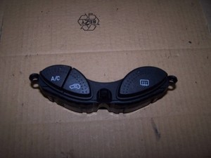 Schalter Klimaanlage Umluft Heizung Heckscheibe Ford Focus Turnier Bj.99 98AG19A