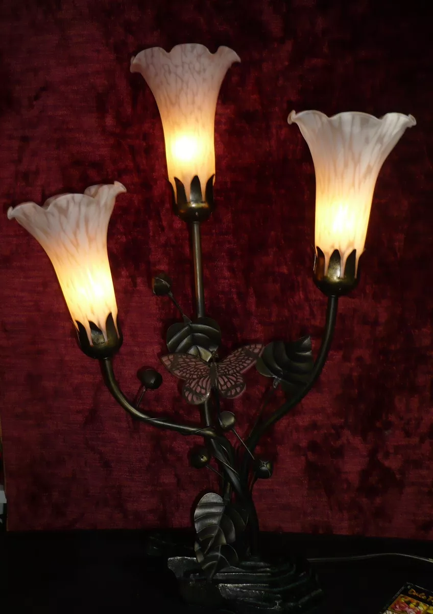 Dale tiffany 2024 tulip lamp
