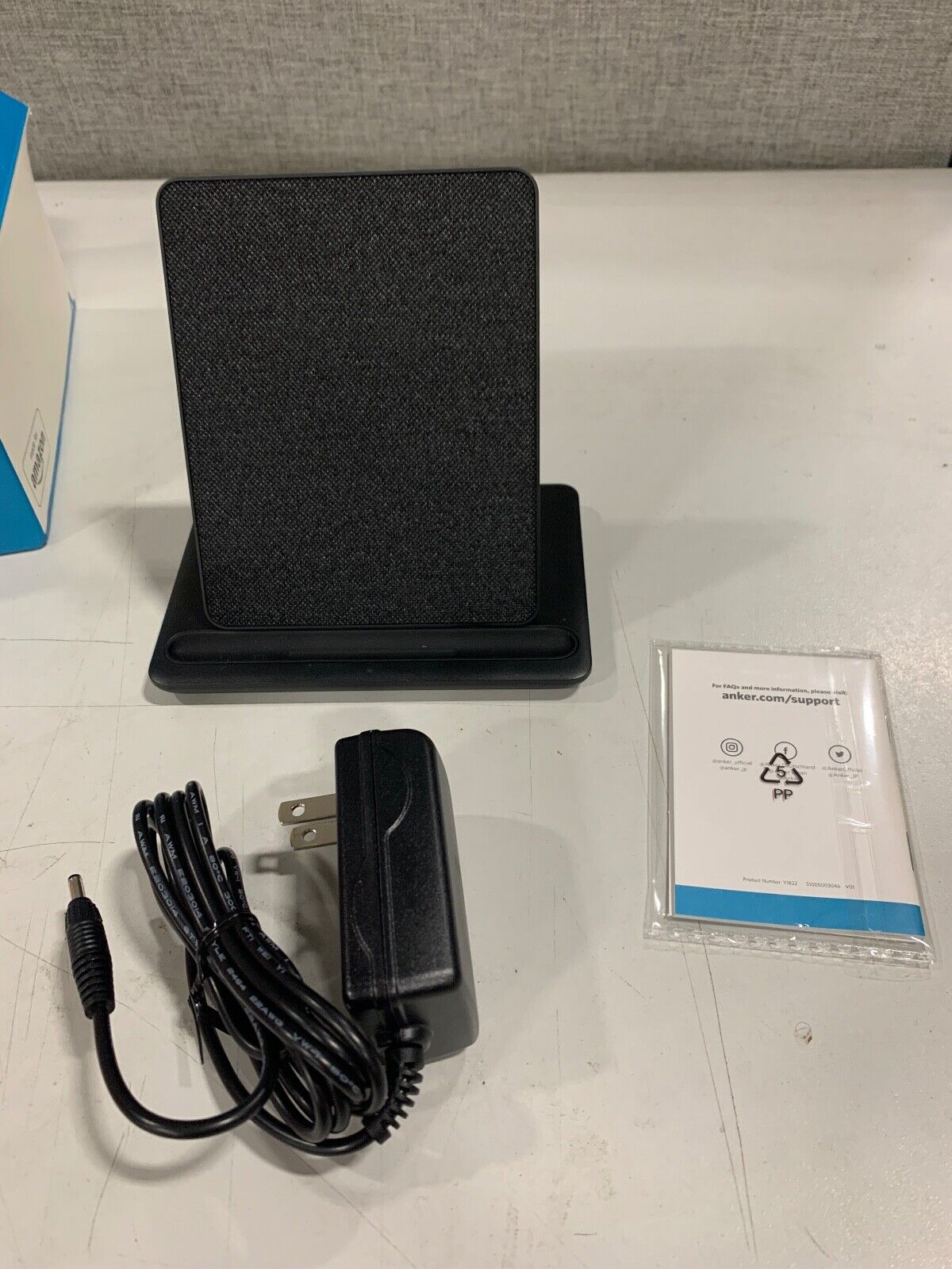 Open Box Wireless Charging Dock  Kindle Paperwhite Signature