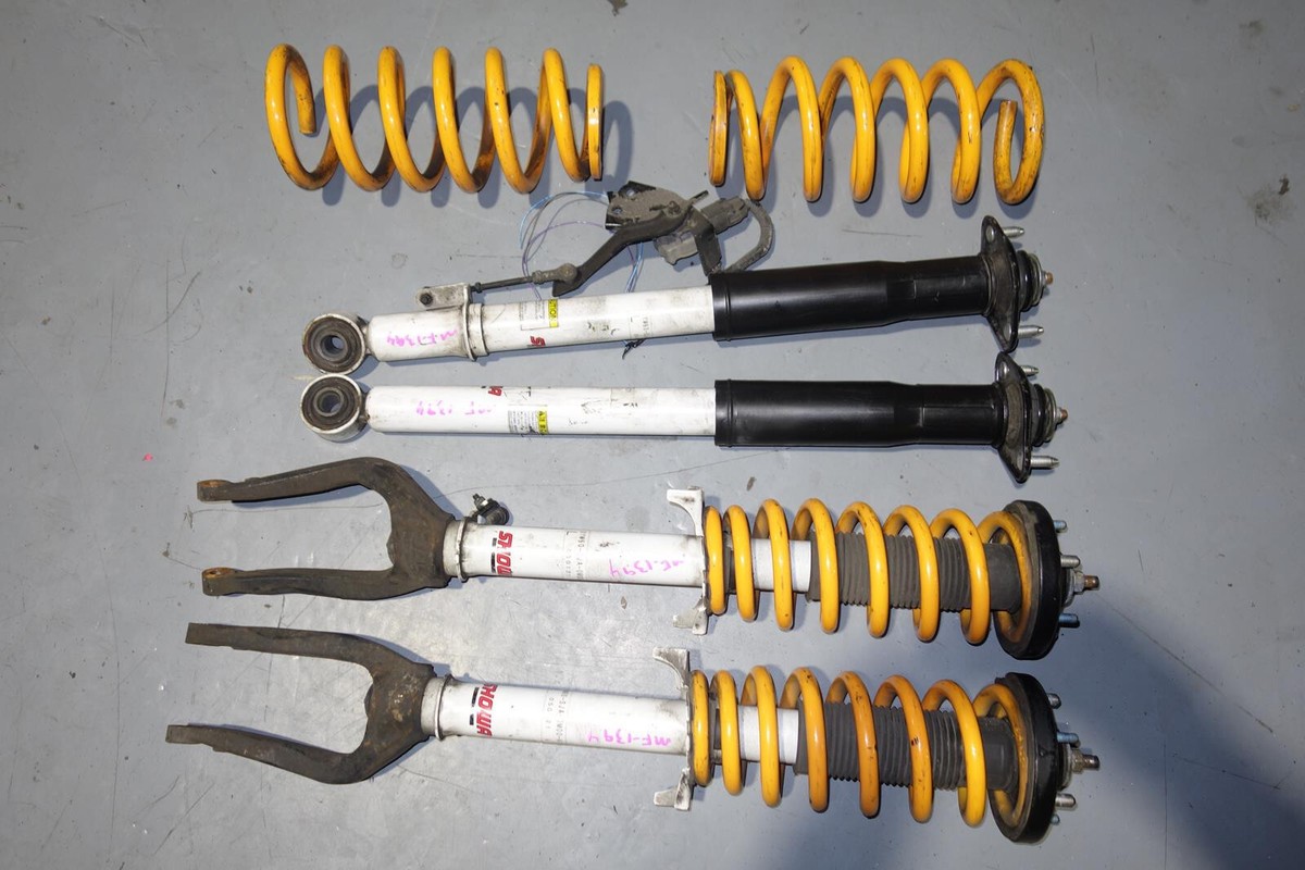 JDM Acura RL Front SHOWA Shocks Struts Springs Suspension 2005