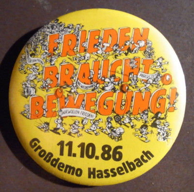 Button DKP KPD SPD Autonome Frieden braucht Bewegung 1986  Hasselbach ca 55 mm