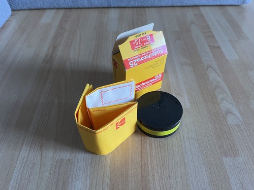 Vintage Kodachrome 25 8mm - Picture 3 of 3