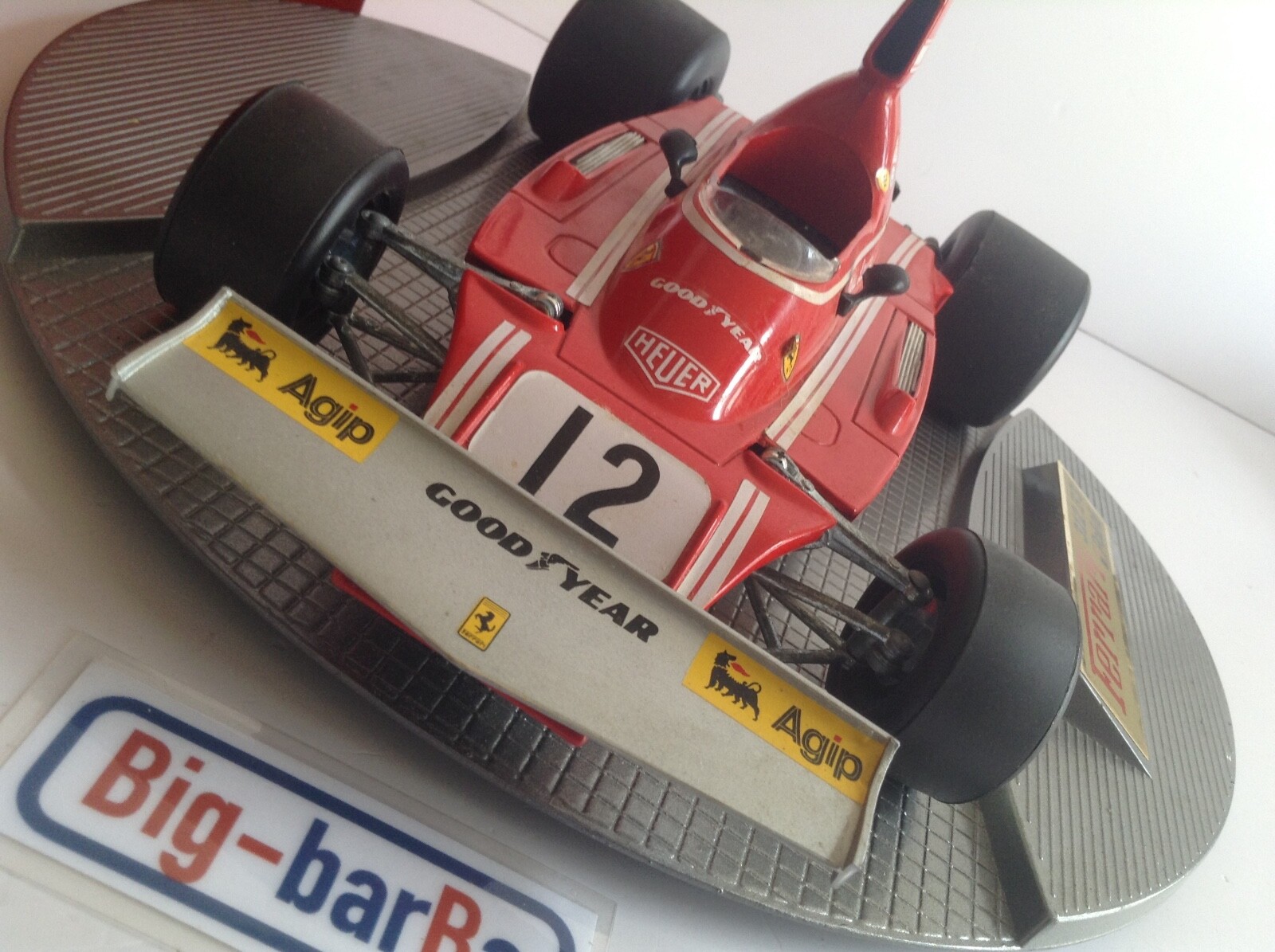 Foto 1 di 24