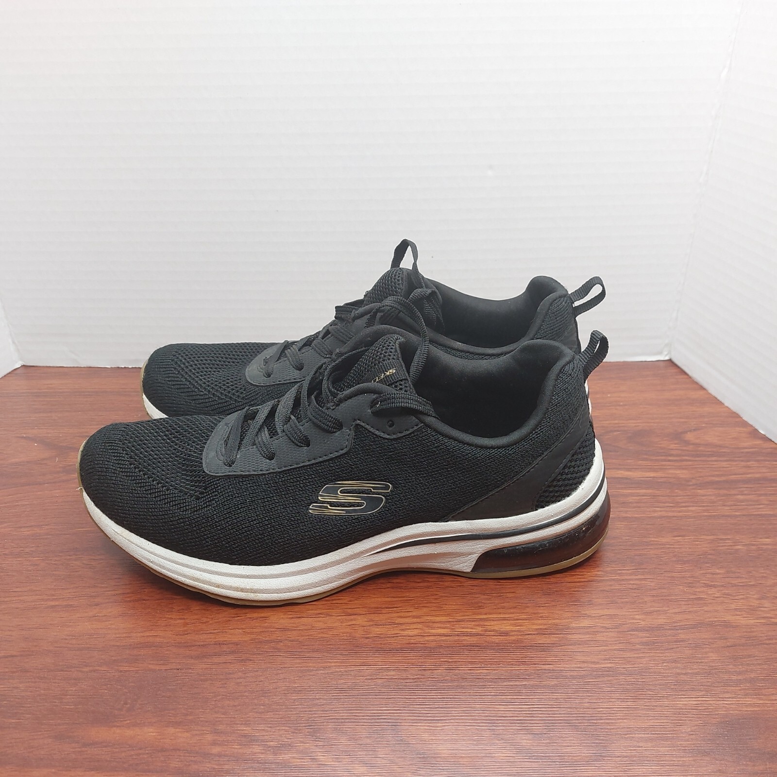 Skechers Womens Memory Foam SN 12564 Blk Gold Lace Up Running Shoes Size 7.5
