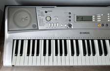 Yamaha YPT-300 61-Key Touch-Sensitive Keyboard Piano Synthesized