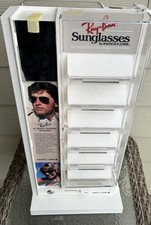 VINTAGE 80's RAY BAN Bausch  Lomb Countertop SUNGLASSES STORE DISPLAY w/Key